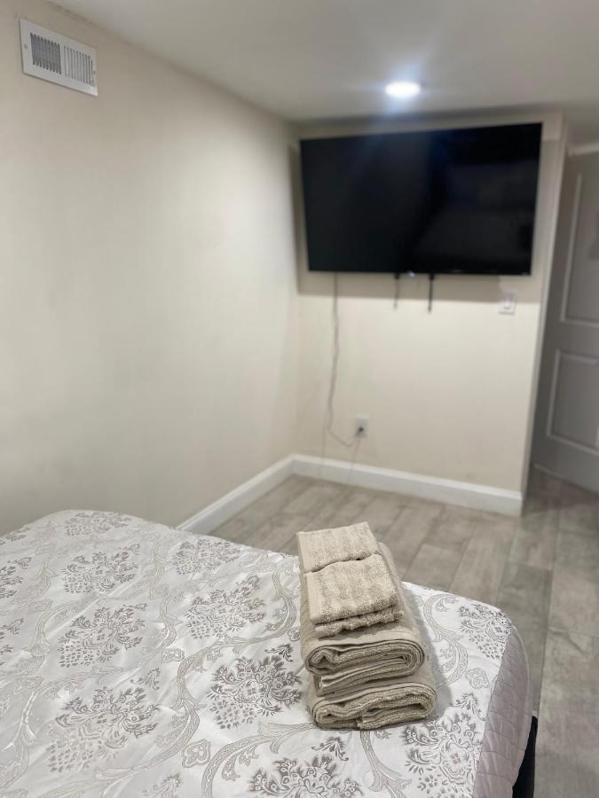 Private Room In South Philly Near Arenas! Филадельфия Экстерьер фото